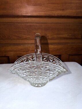 Vintage Pressed Glass Basket Clear Daisy Pattern Handle Candy Dish Decor